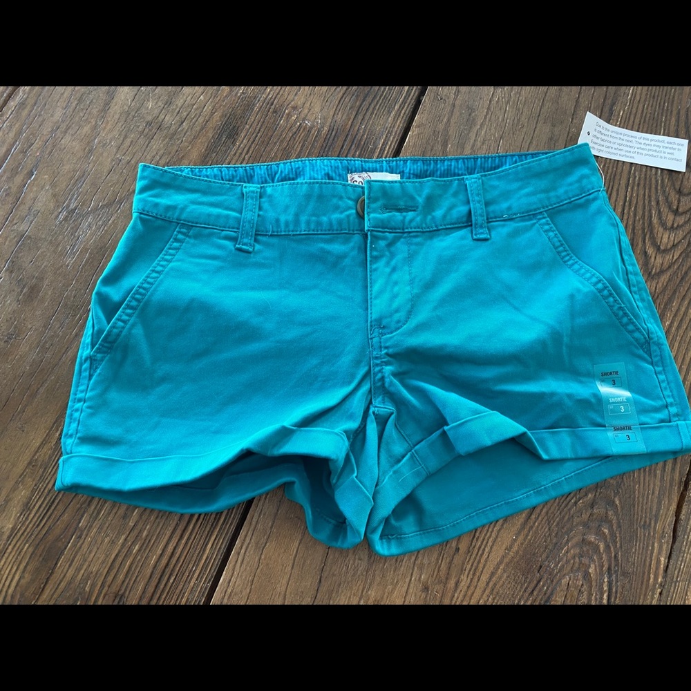 SO Jean shorts Tags